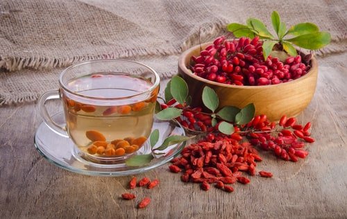 Чай з барбарисом: корисні властивості та рецепти приготування