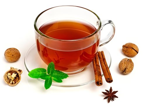 Чай з корицею: користь і шкода, як приготувати і з чим поєднувати