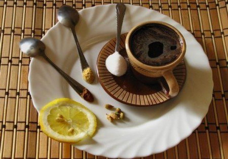 Кава з кардамоном і корицею – рецепт