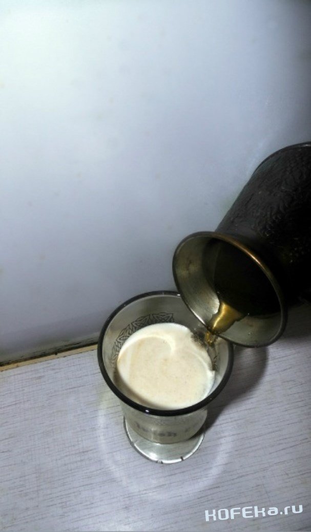 Кава латте з кавовим сиропом