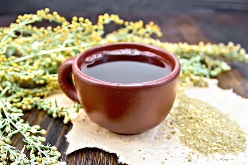 Чай з полину – властивості та застосування гіркої трави