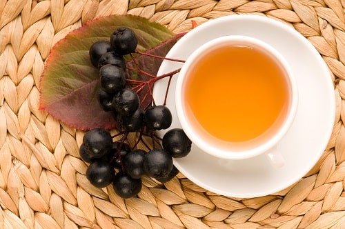 Чай з чорноплідної горобини (аронией): корисні властивості та рецепти